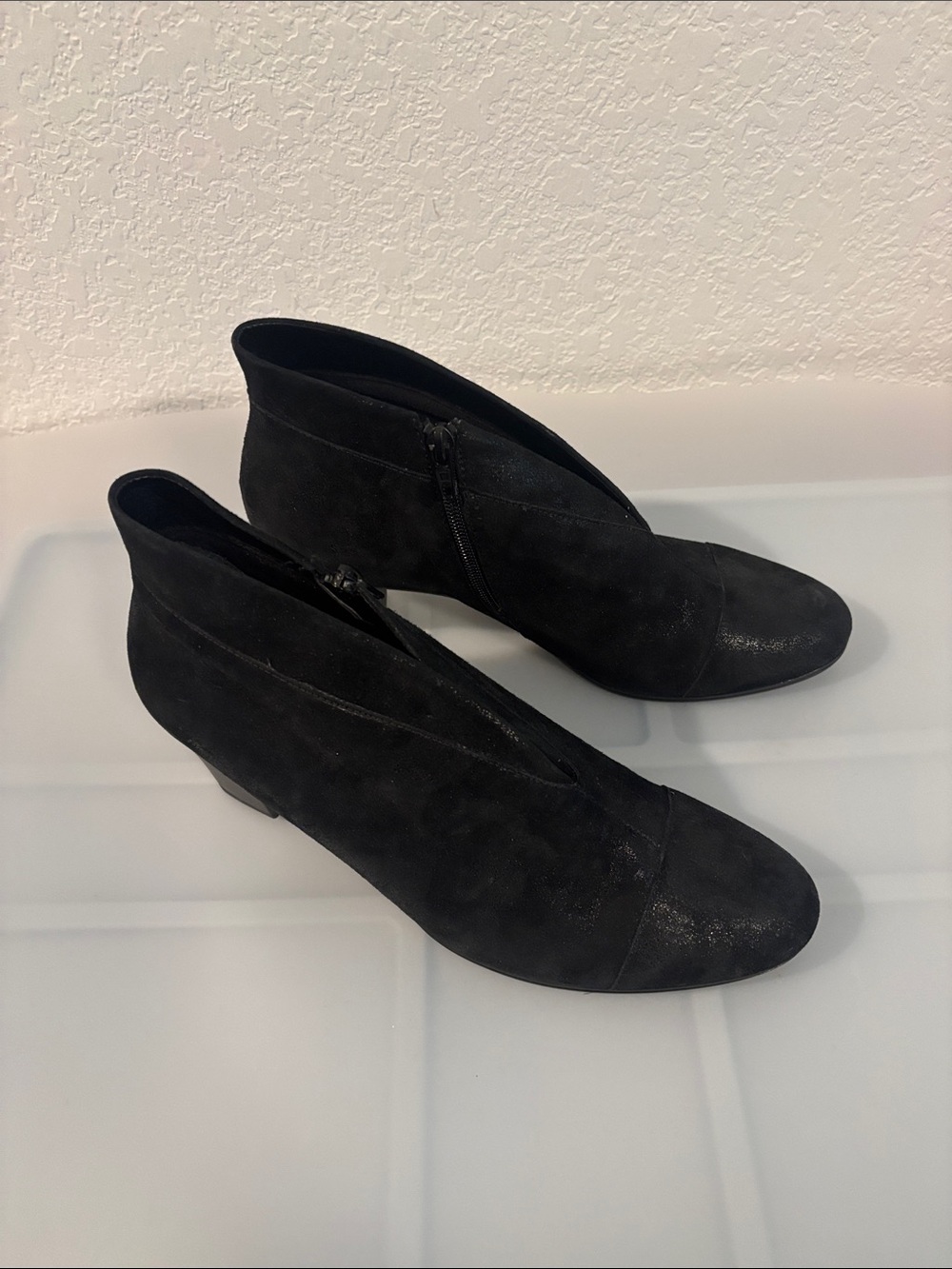 Gabor Enfield metallic black suede leather ankle boots SZ 10 w/subtle toe cap